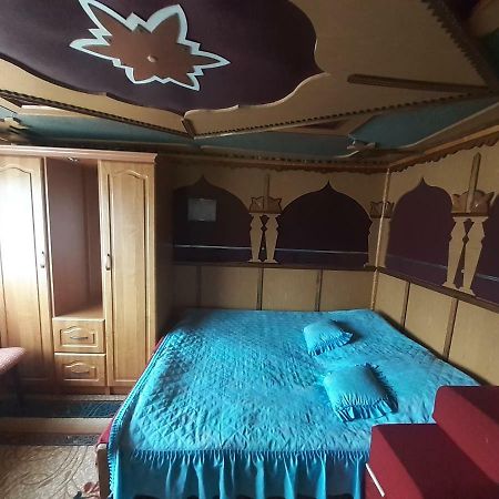 Kатруся Ξενοδοχείο Γιαρέμτσε Εξωτερικό φωτογραφία